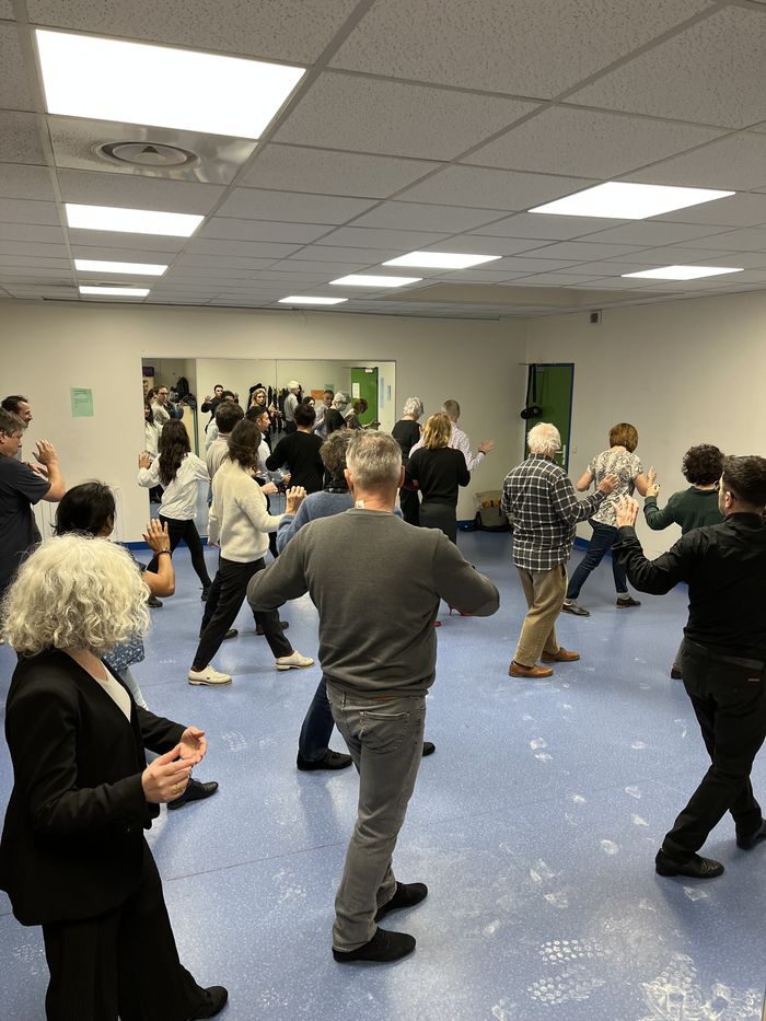 Vous souhaitez découvrir le tango et vous initier à la valse argentine, L’association CŒUR TANGO vous propose 2 stages d’1h30.