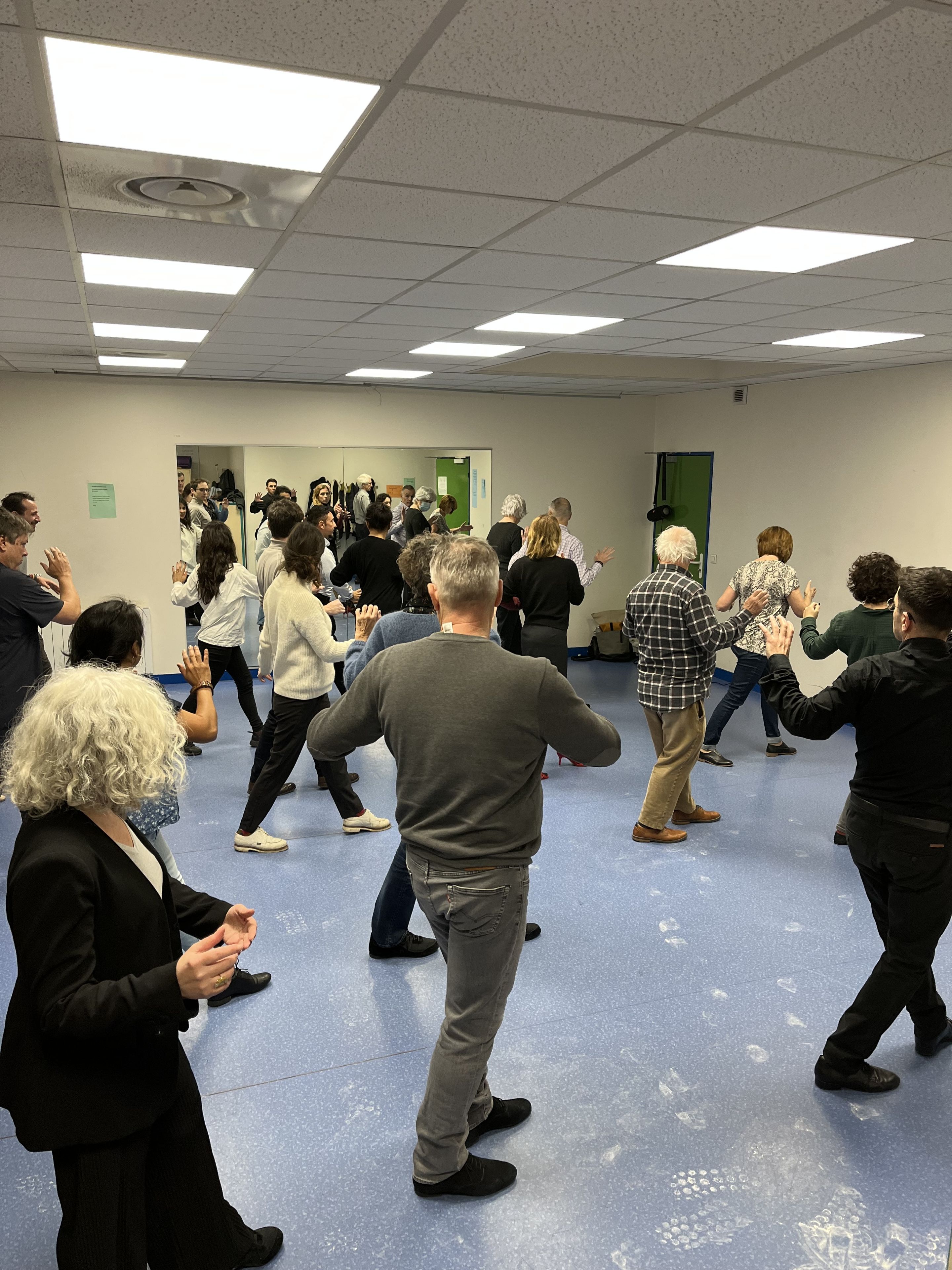 Introduction to Argentine Tango and Argentine Waltz for beginners on Sunday, November 8 at Espace Manufacture