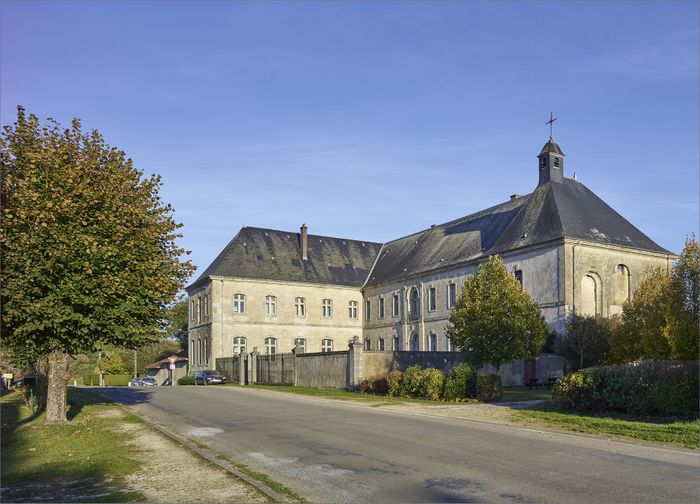 Visite guidée d'une résidence du XVIIe siècle, de ses jardins et son petit musée d'art sacré