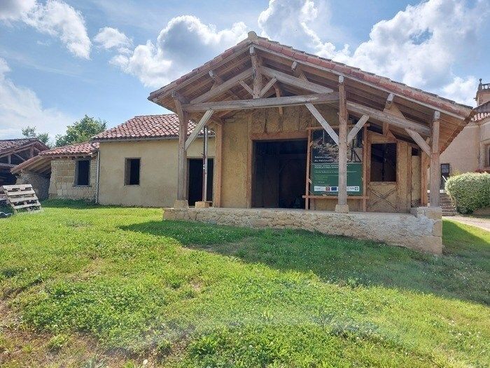 Visite libre : restauration d'une maison en terre crue