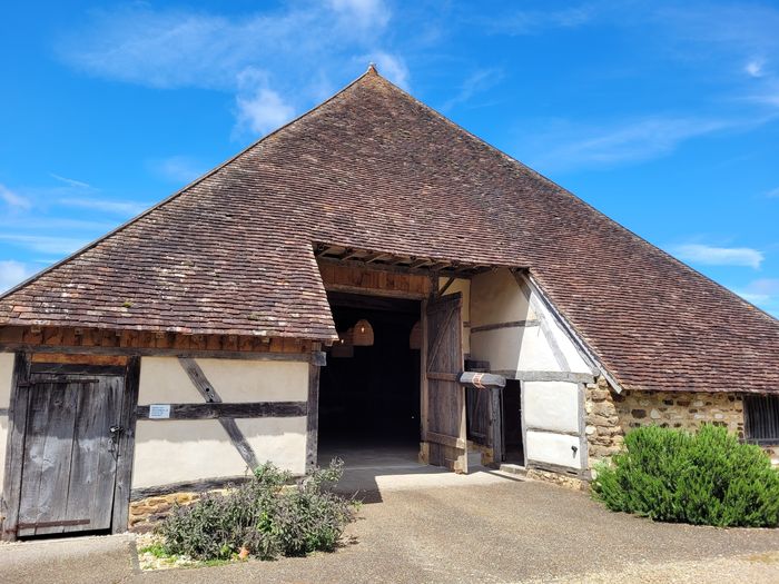 Visite de la Grange pyramidale du Pays-Fort