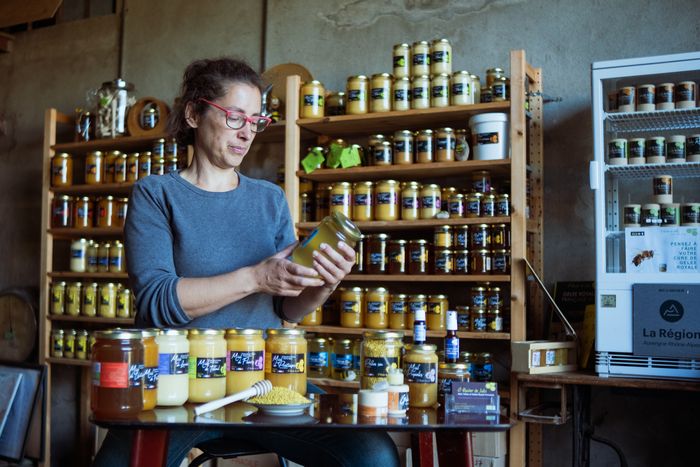 Atelier "À la découverte du monde des abeilles" à la ferme de Champ Chabert