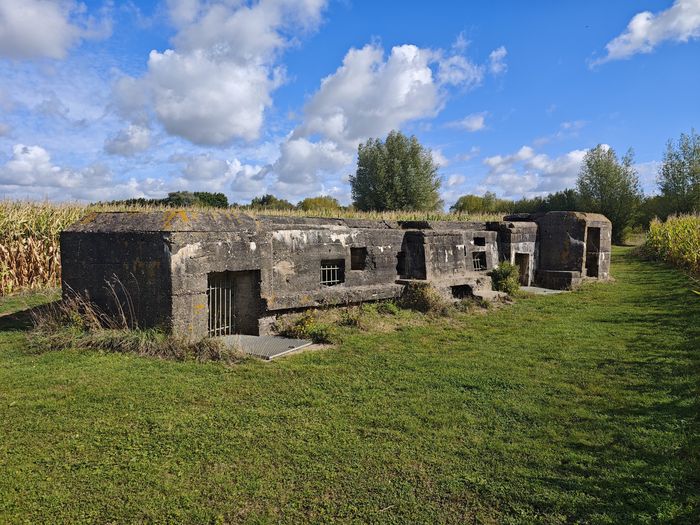 Visite guidée de l'abri bétonné de l'Abbiette
« Comprendre le blockhaus de l’Abbiette, une introduction à l’archéologie du bâti ». - JEA 2026