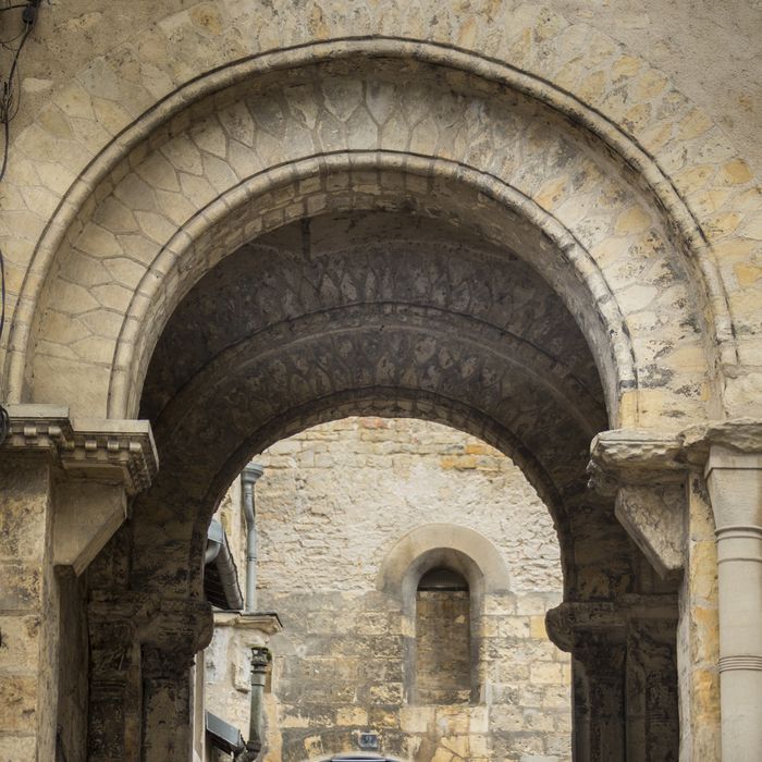 La pierre de Nevers...