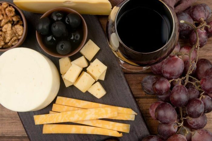 Fromages de Nouvelle-Aquitaine et vins du monde