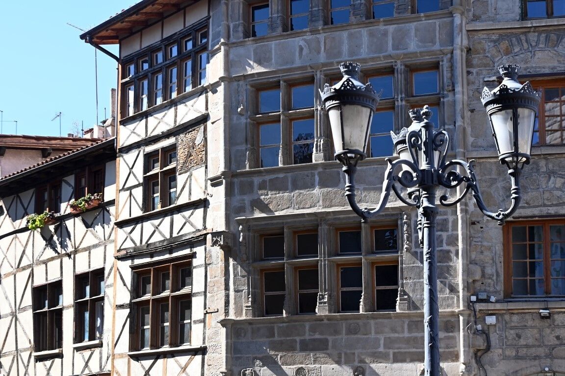 LA DEMEURE CHAMONCEL SE RACONTE