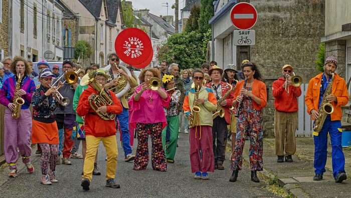 Affiche — Les Jeudis du Centre - Concert "La fanfare du Bono"