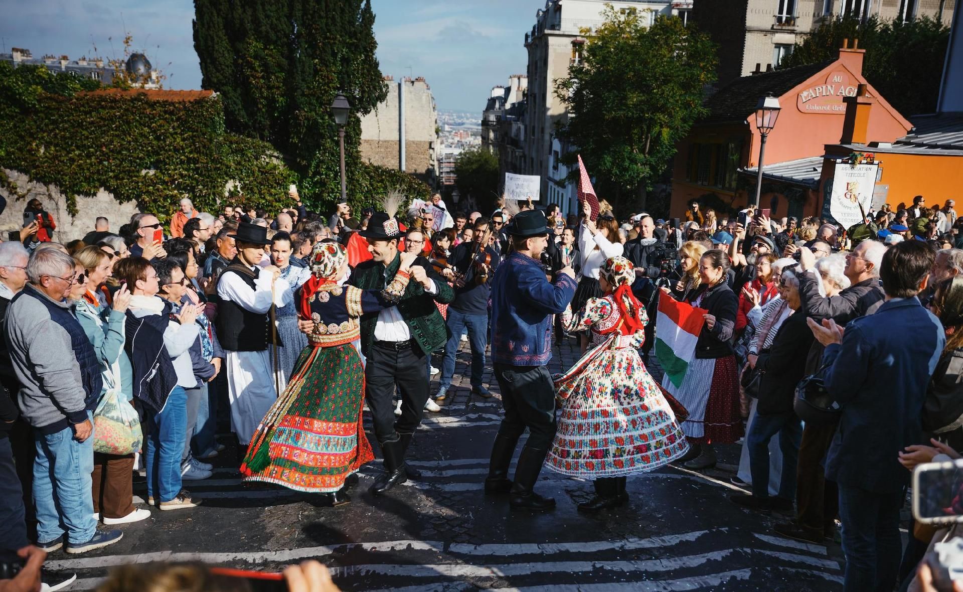 Vendanges de Montmartre et bal folklorique hongrois