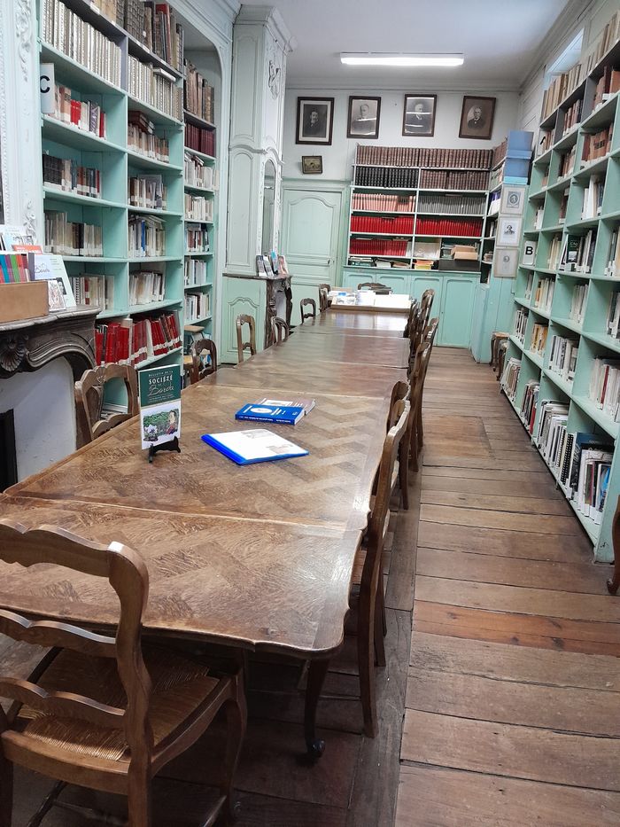 Présentation de la bibliothèque patrimoniale et historique de la Société de Borda