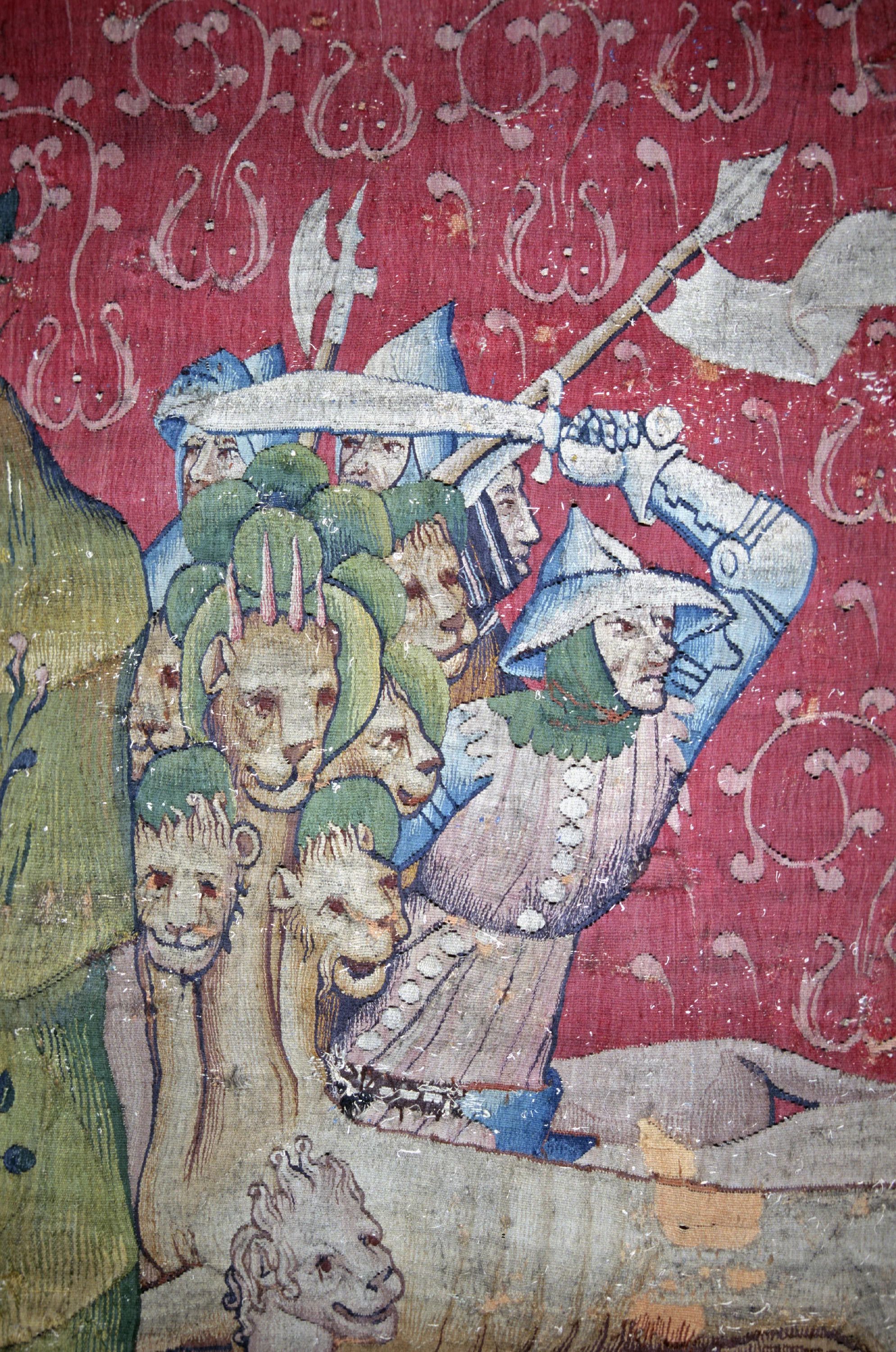 Les malheurs du XIVe siècle dans la tapisserie de l'Apocalypse