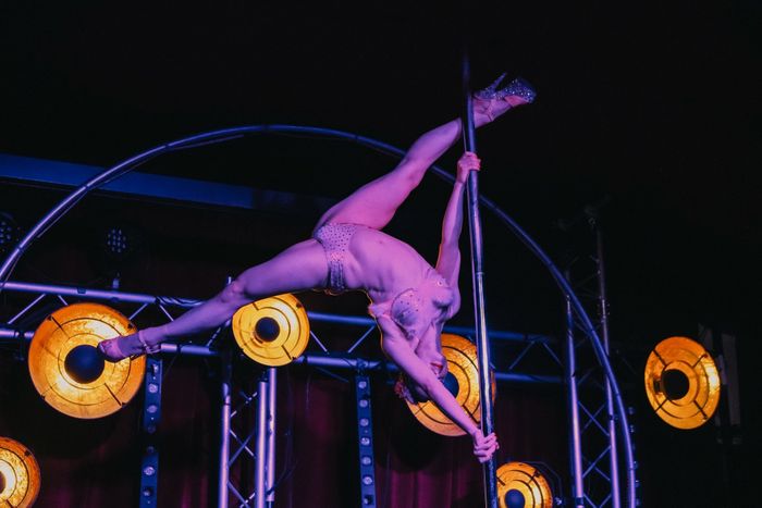 Cabaret Burlesque par le Cosmic Burlesque Show