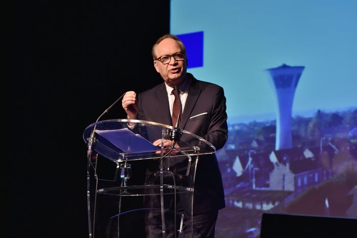 Philippe Kemel, Maire de Carvin, et le Conseil municipal ont le plaisir de vous convier à la traditionnelle cérémonie des vœux.