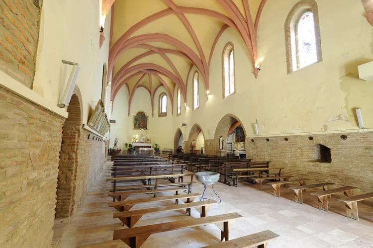 À la découverte d'une étonnante église fortifiée