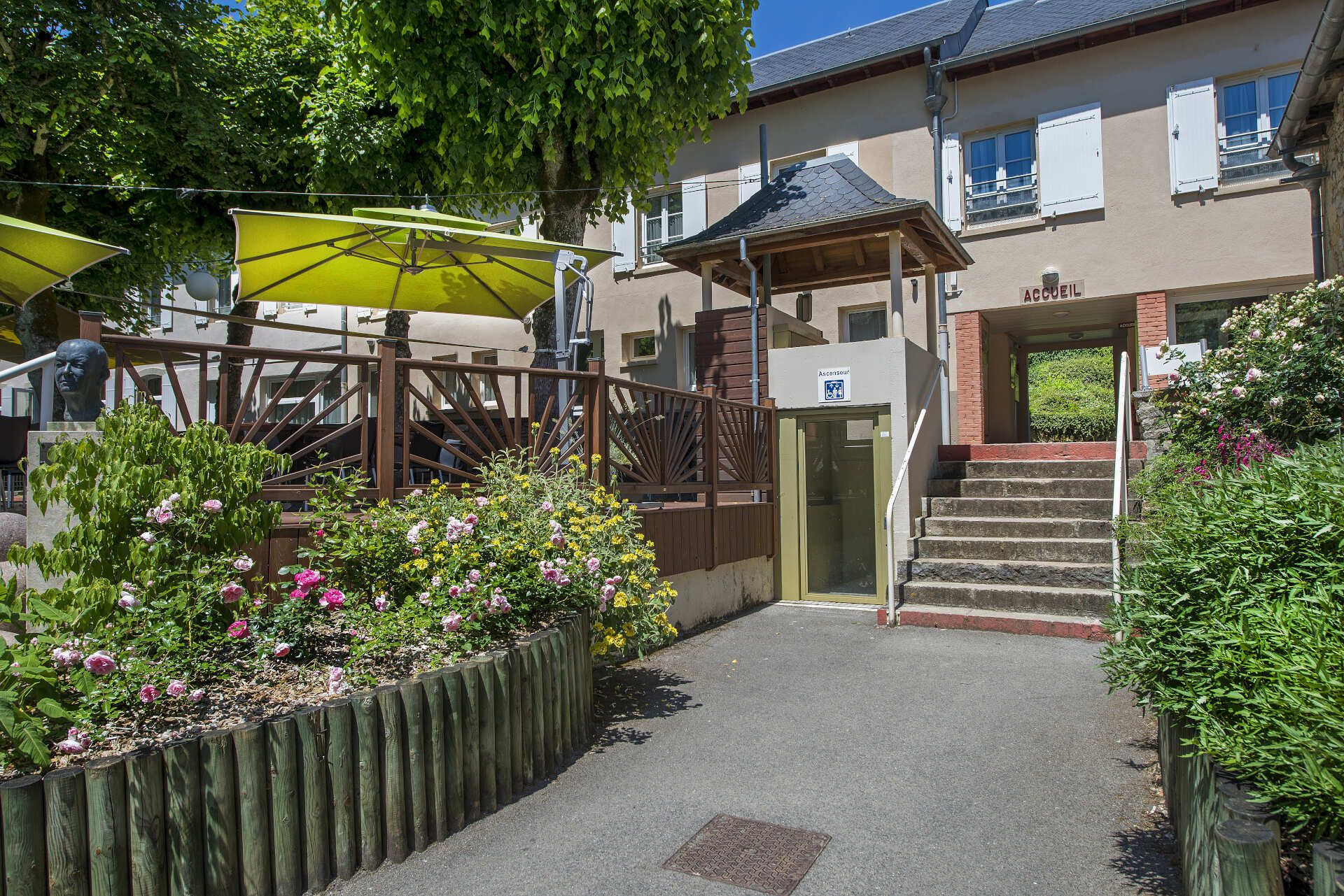 L'OUSTAL pont-Les-Bains