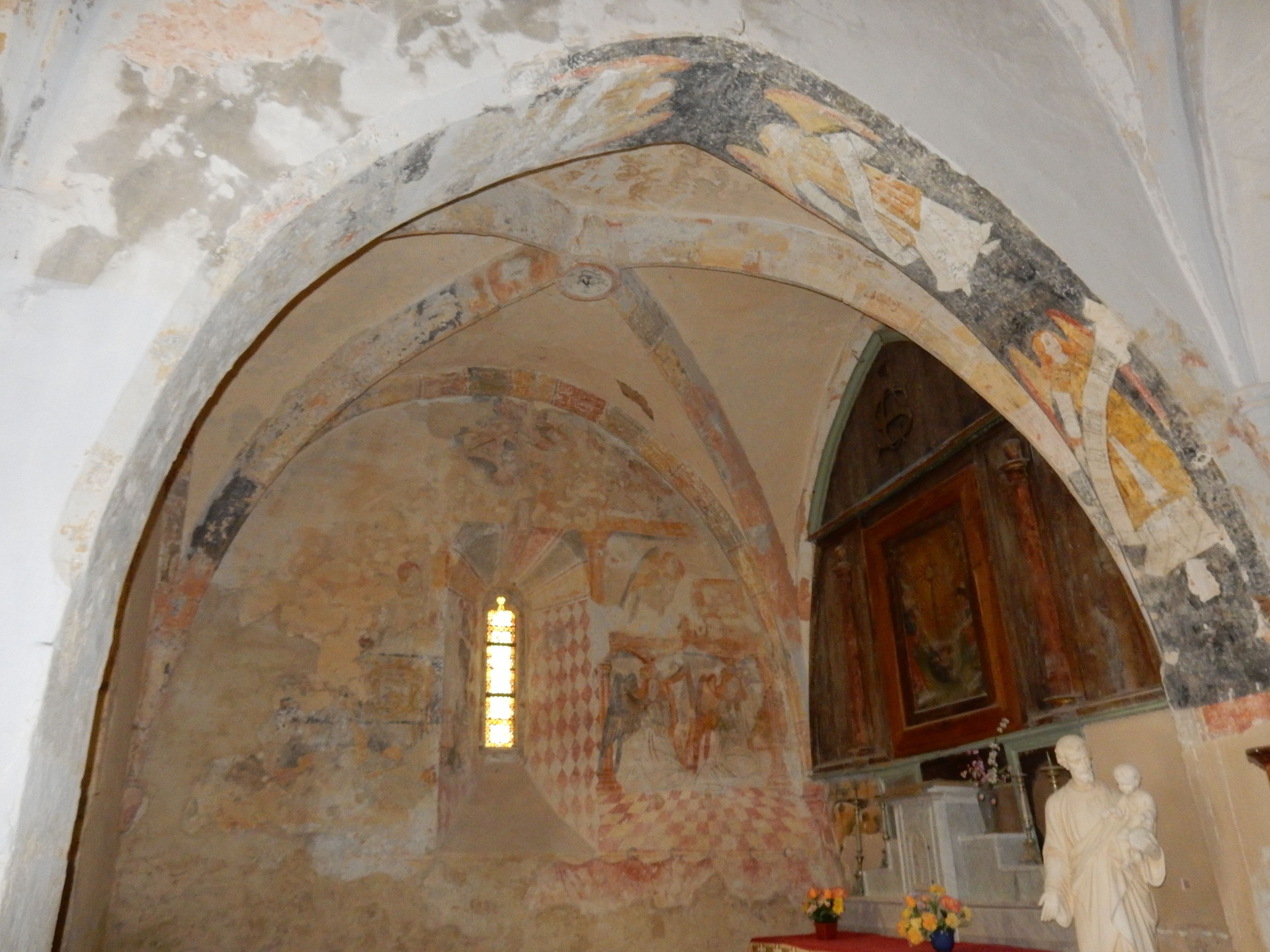 Découverte des fresques de l'église Notre-Dame de l'Assomption