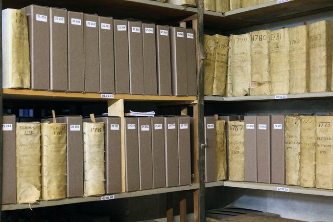 COULISSES DES ARCHIVES 
VISITE D’UN MAGASIN DE CONSERVATION