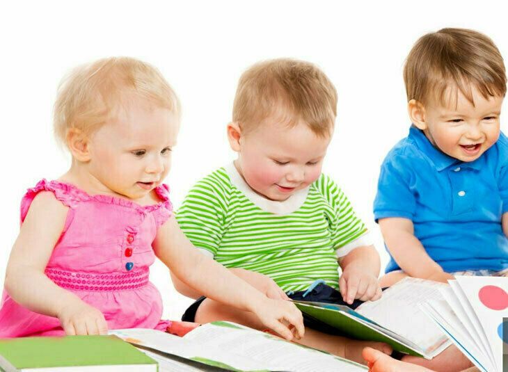 Les bébés bouquinent