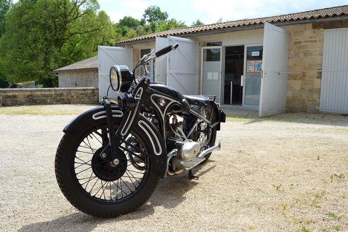 Visite libre du musée des motos anciennes