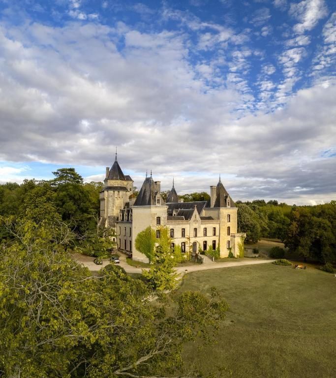 Guided Tour of Château de Ternay
