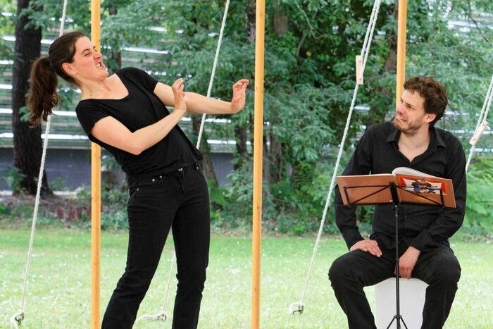 Les Contes-dits-du-bout-des-doigts - Cie Le Bruit du Silence - Spectacle enfants - Festival Aux heures d’été