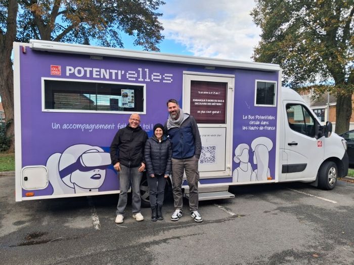 En questionnement !?  le bus itinérant de la Fondation des apprentis d'Auteuil vient sur Carvin pour discuter de ton présent !