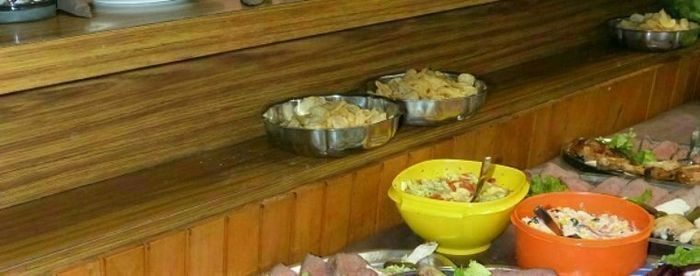 Repas partagé après la messe