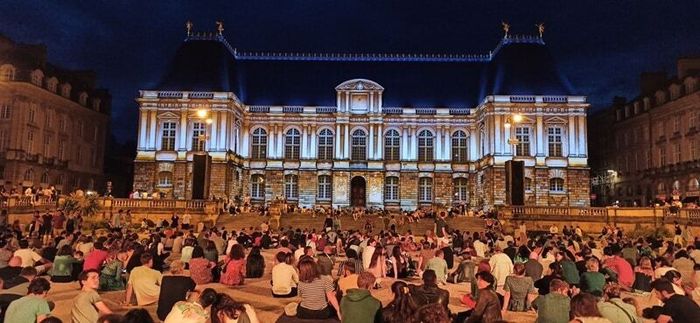 Projections du Parlement - Au fil de l'eau