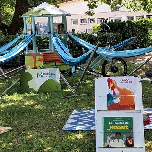 La bibliambule s’installe dans les espaces verts pessacais