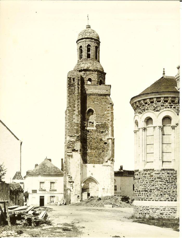 St Pierre de Bouguenais, une histoire de clochers
