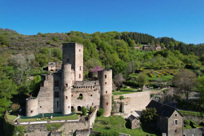 Visit of the Château de Belcastel