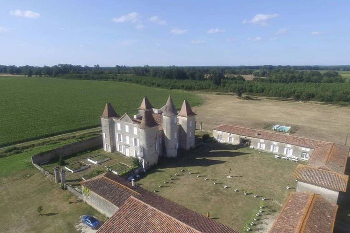 Découverte exceptionnelle du Château de Caumale