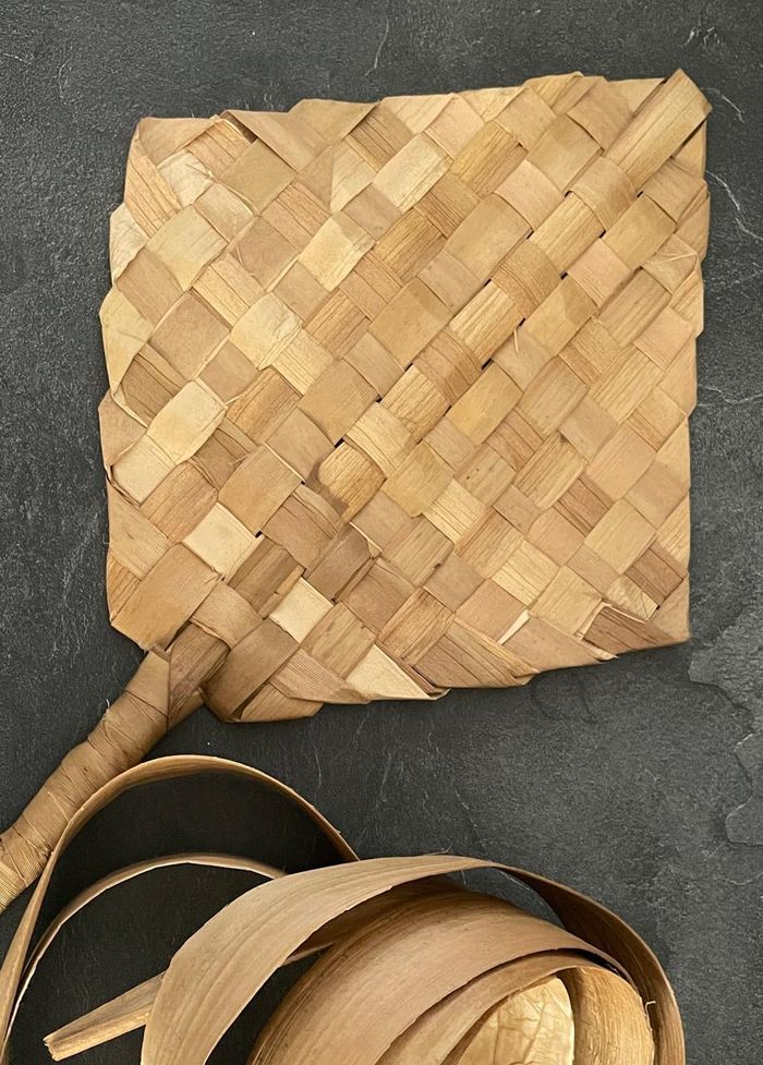 Tressage vannerie : Je réalise un éventail en fibre de bakwa