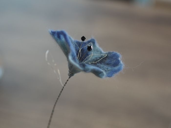 Atelier feutrage à plat : fleur, tableau ou col