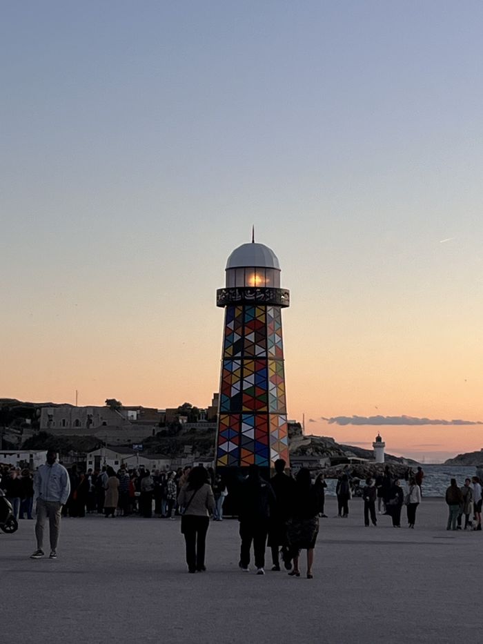 RE-LIGHTHOUSE. Installation monumentale pour l’espace public de Shareef SARHAN
