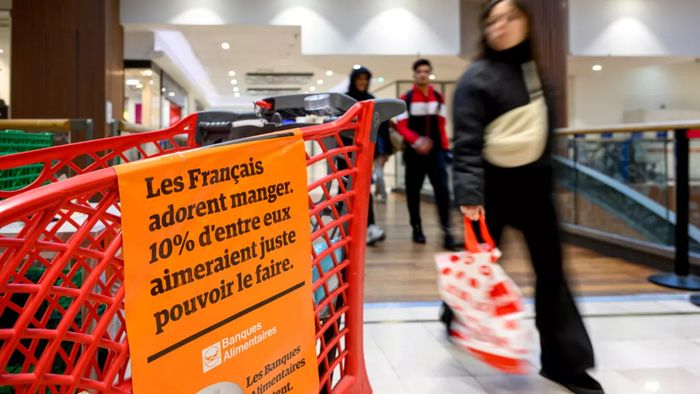 Les 6, 7 et 8 novembre 2026, la Ville et le CCAS se mobilisent avec les commerces, associations et bénévoles isséens. Vos dons alimentent le Libre-Service Social du CCAS.