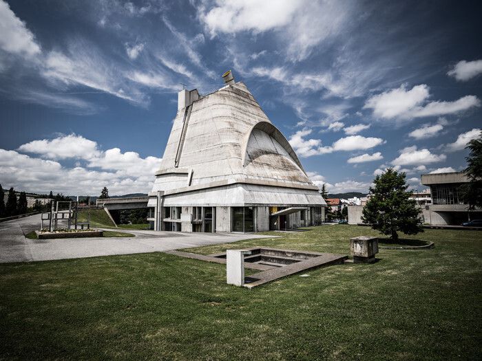 Église Saint-Pierre de Le Corbusier
