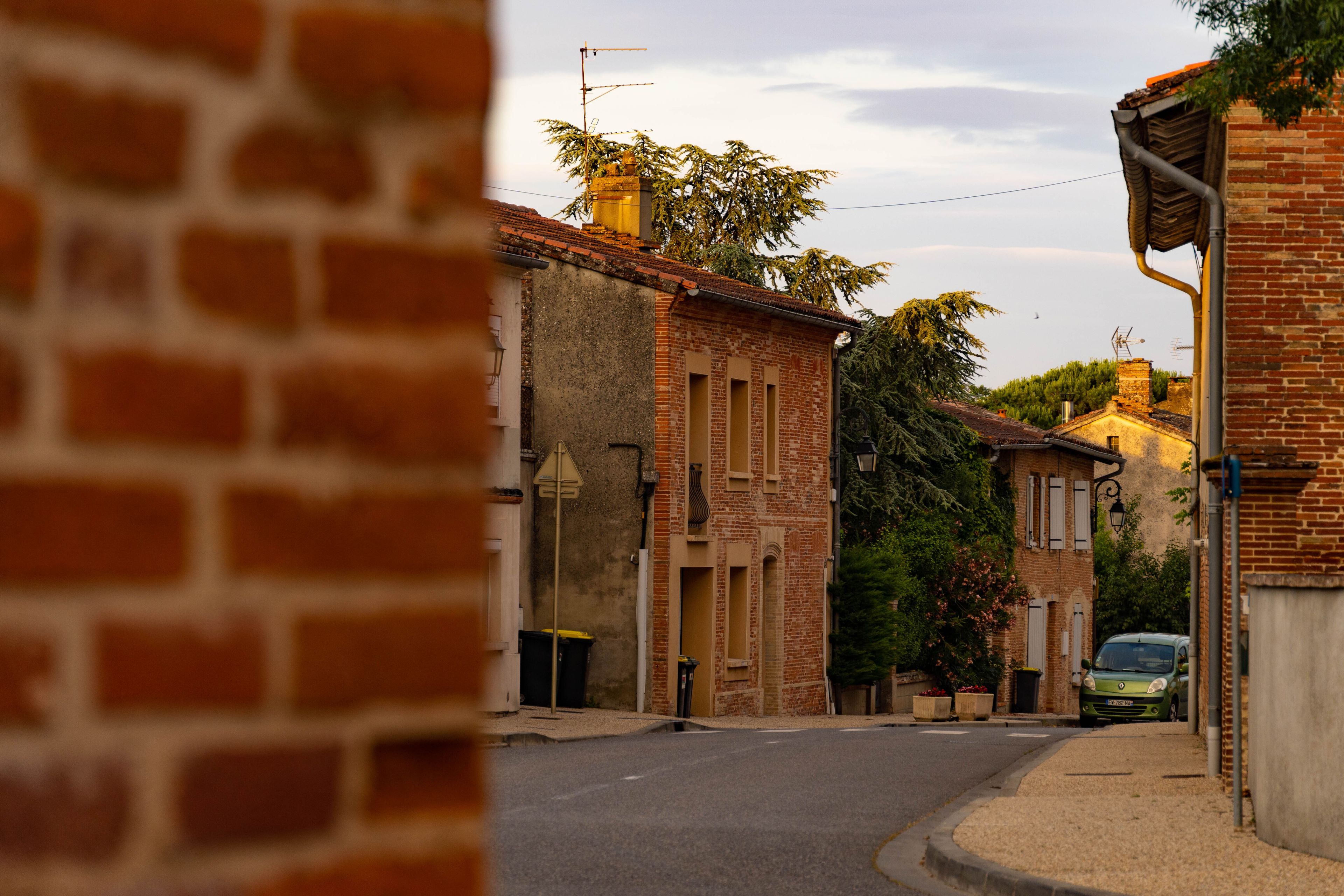 Sur les chemins du patrimoine à Bazus, balade entre nature et histoire