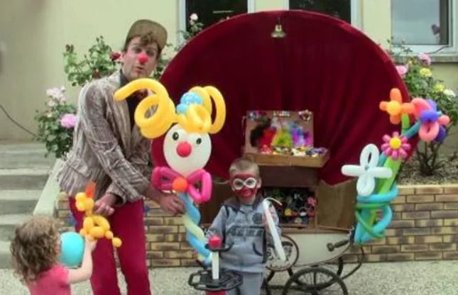 Spectacle collaboratif clownesque