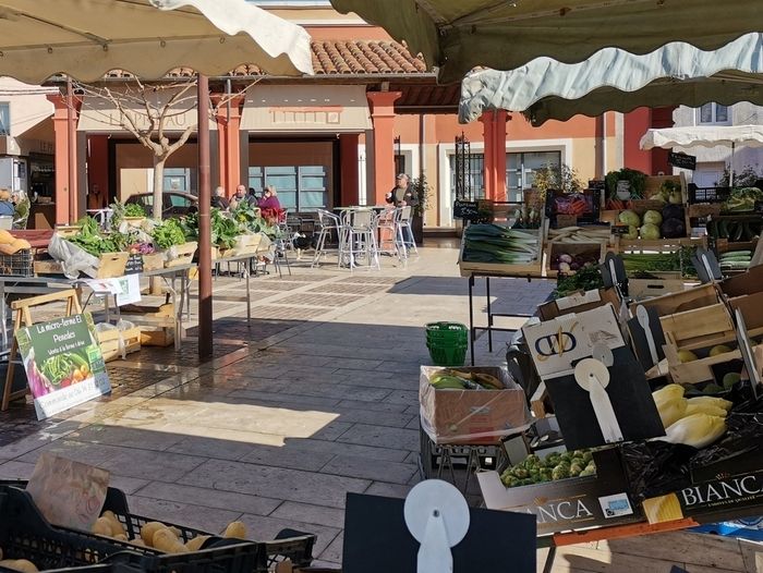 Marché hebdomadaire du village