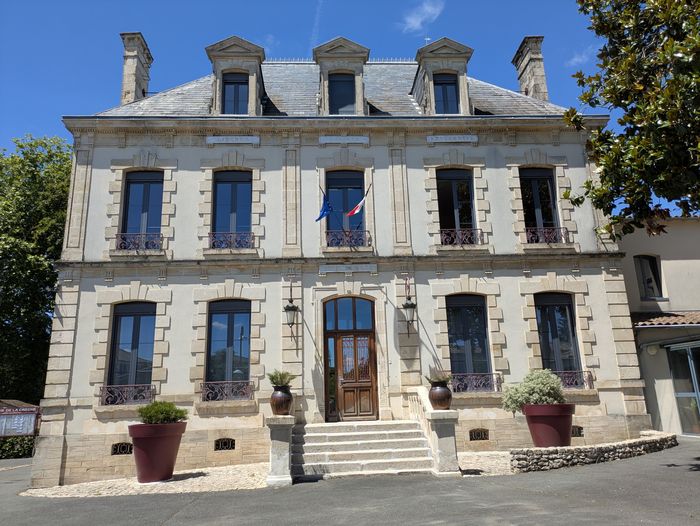 Visite libre de la mairie de La Crèche