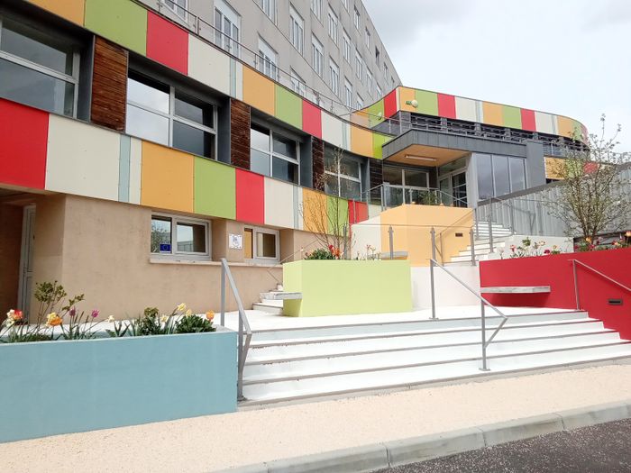 Centre d'hébergement, type R avec Hébergement, activités L