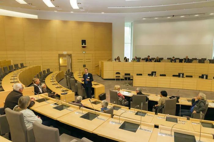 Visite institutionnelle - siège de la Région Hauts-de-France