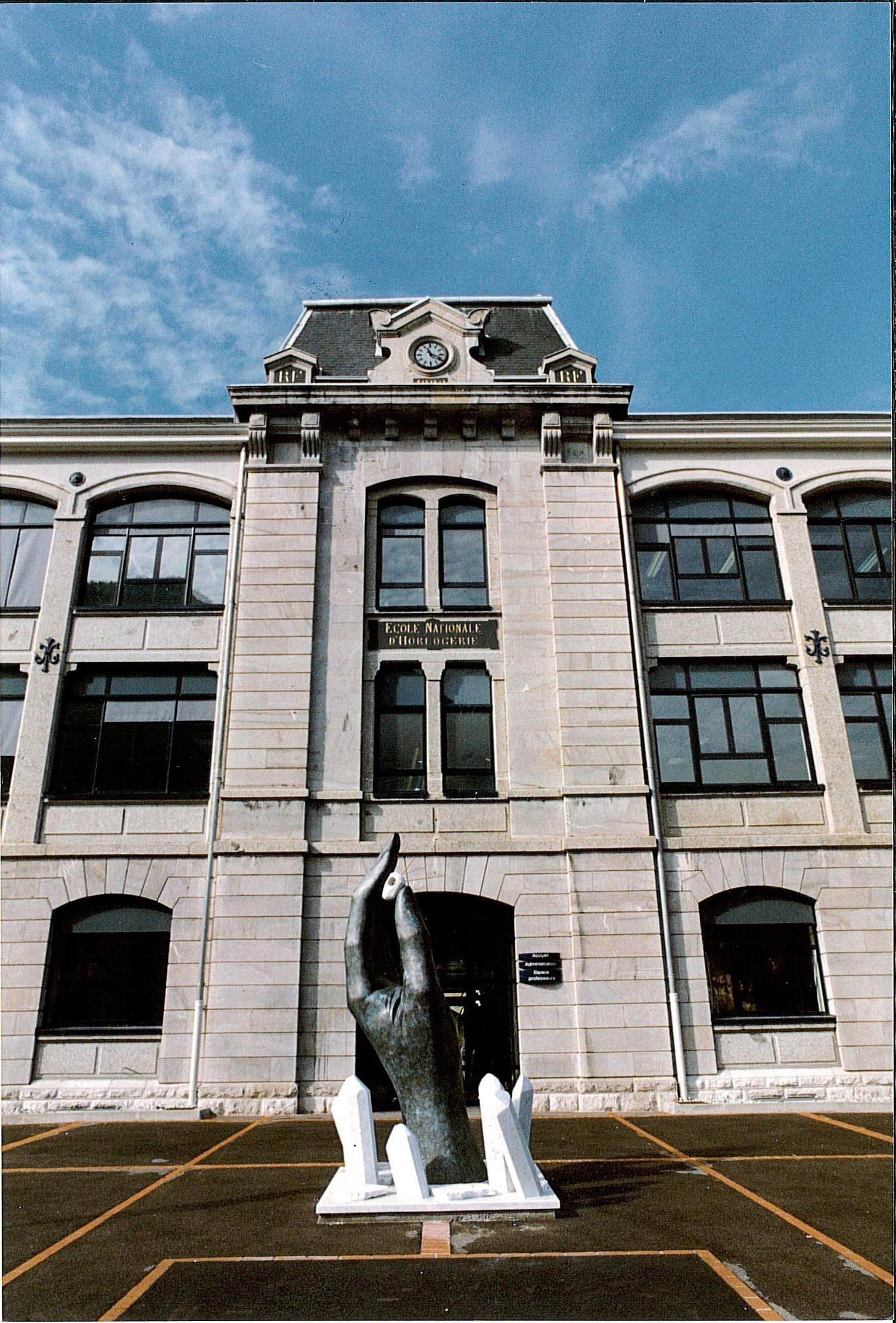 VISITE GUIDÉE DU LYCÉE CHARLES PONCET ANCIENNE ECOLE ROYALE D'HORLOGERIE