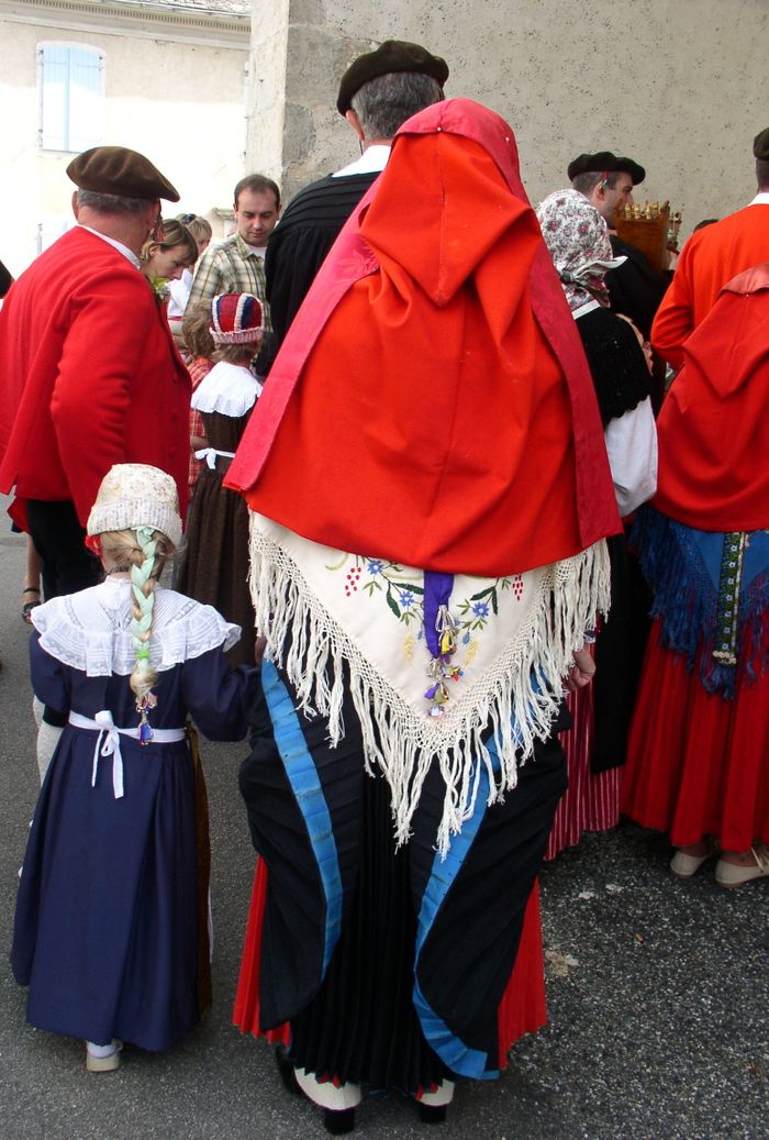 Exposition « Pièces et costumes ossalois, sous le regard du peintre Hervé Chambron »