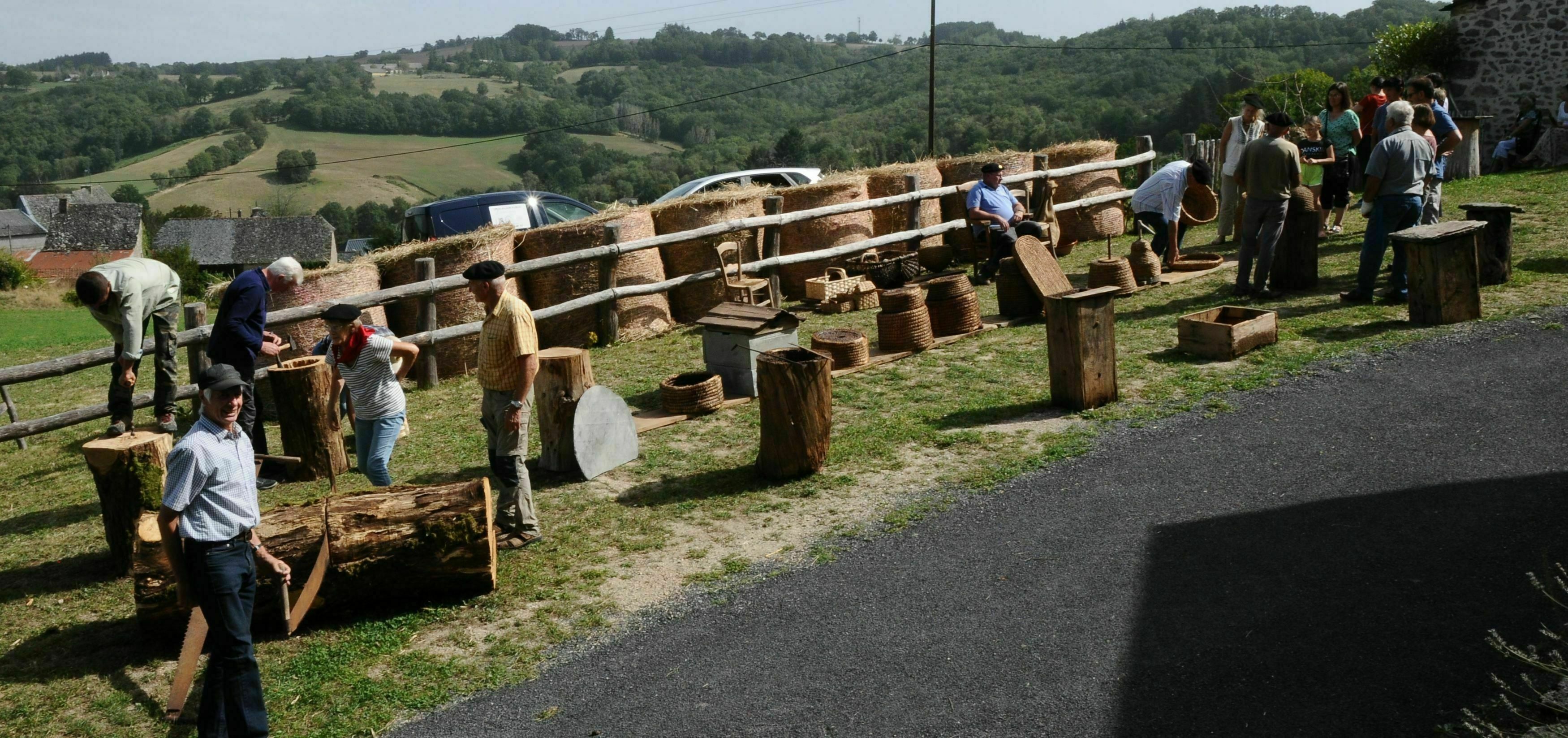 Balade libre à Sénergues : étape 3 à la découverte d'une miellerie !