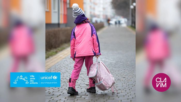 Table ronde consacrée à la place de l’enfant dans l’espace public et les politiques publiques, avec plusieurs acteurs engagés sur les droits et la protection de l’enfance.