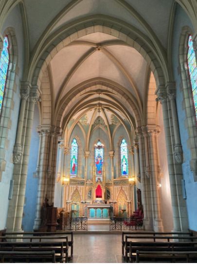 Visite de la chapelle de l'ancien pensionnat de Saint-Laurent-en-Brionnais