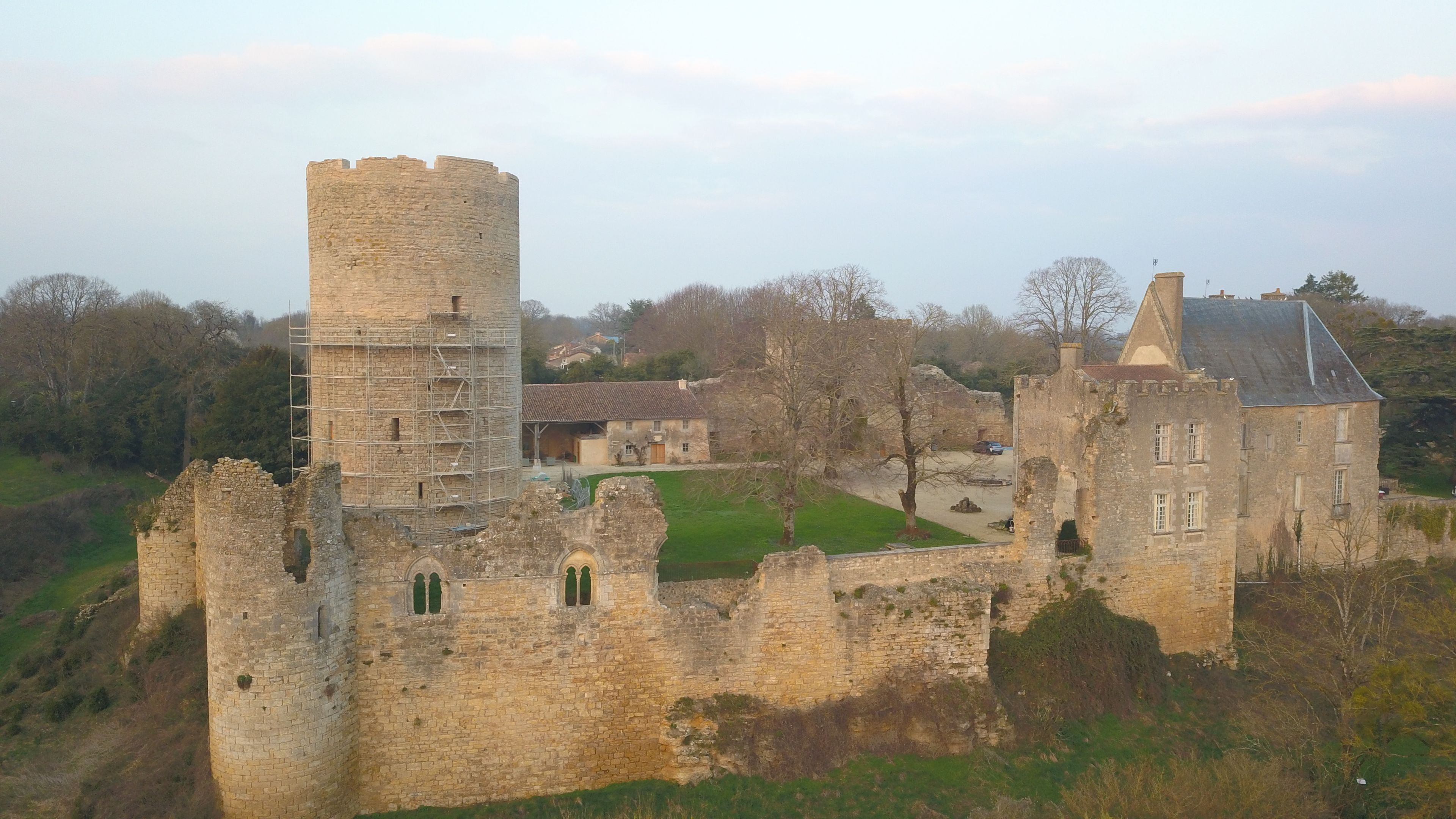 Château de Montreuil-Bonnin