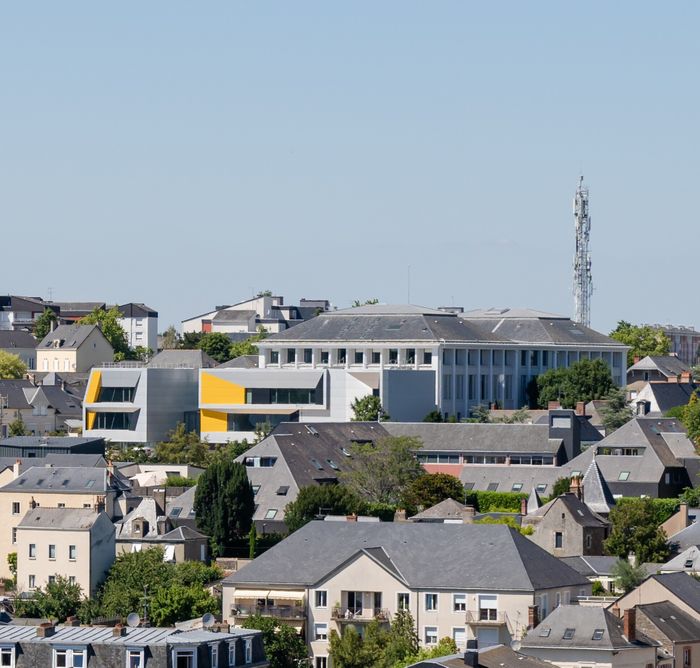 RÉINVENTER UN BÂTIMENT : LE CHANTIER DU 40
