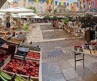 Marché avec producteurs locaux